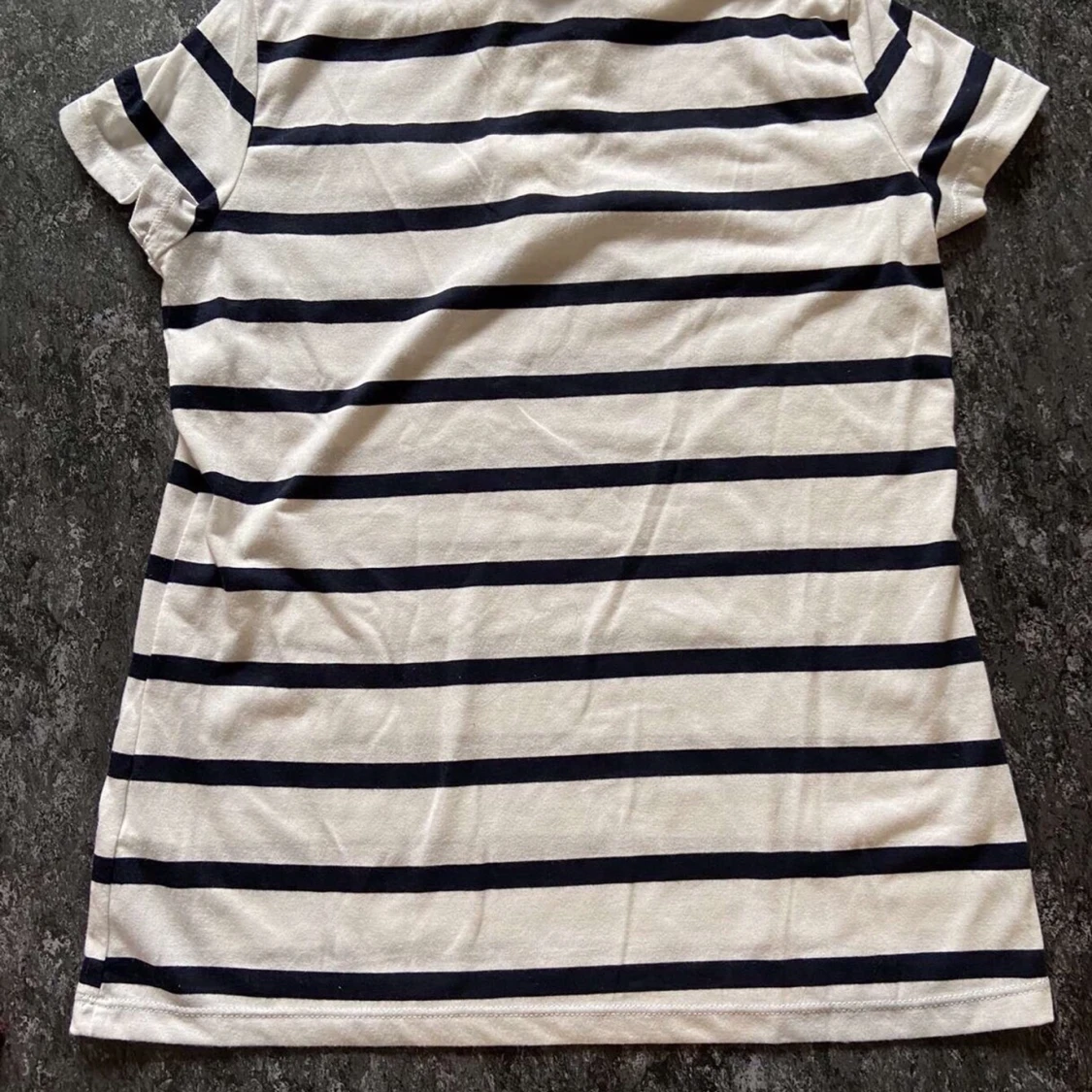 Den är i Size M men passar också s - 90