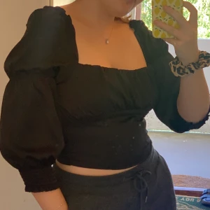 milkmaid topp - blus från hm. frakt tillkommer på 40kr 