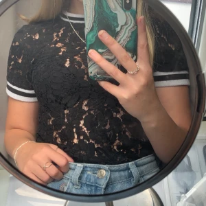 Spetstopp - Fin svart spetstopp från Bikbok . Storlek XS 😊 Priset går att diskutera❤️