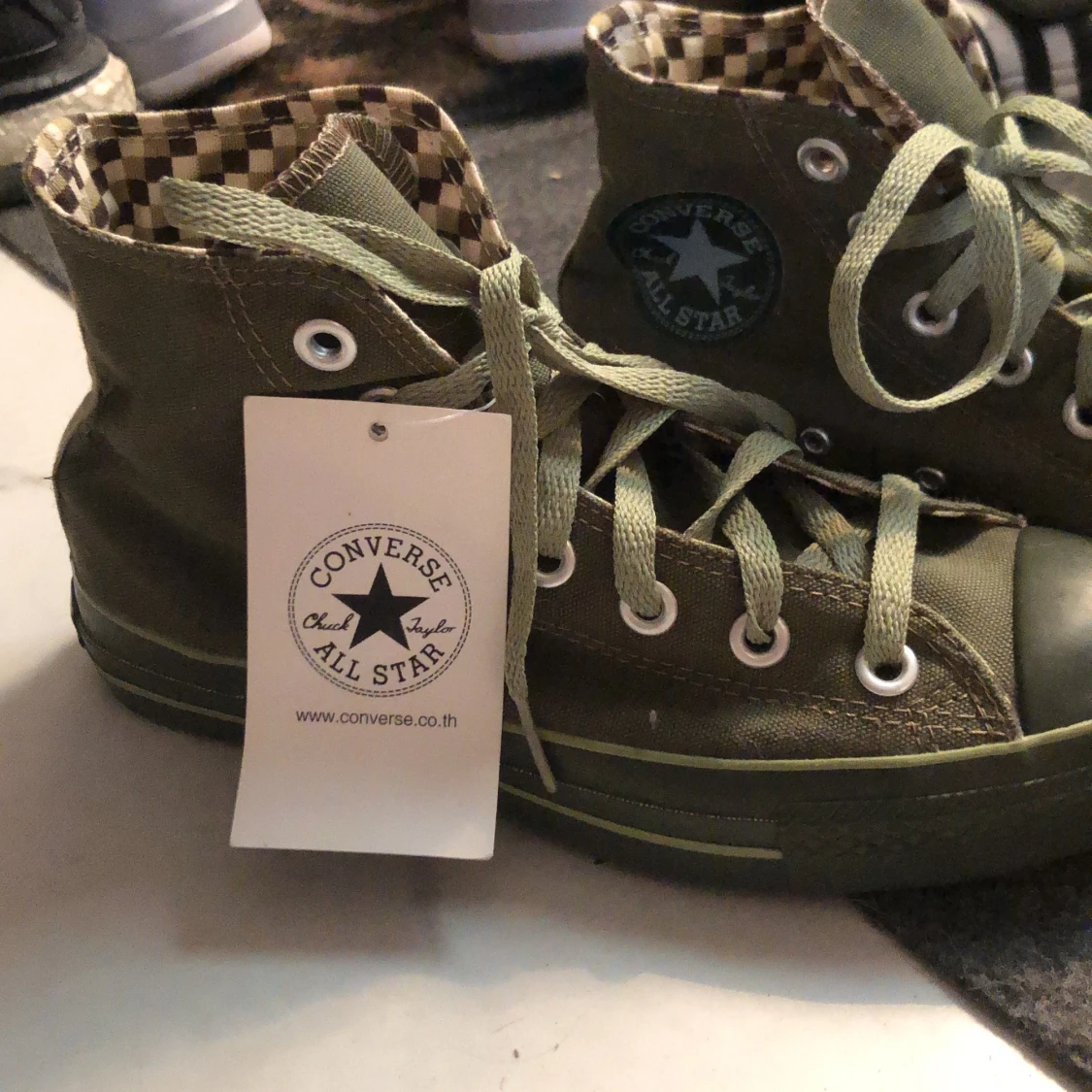 Militärgröna Converse Helt Nya
