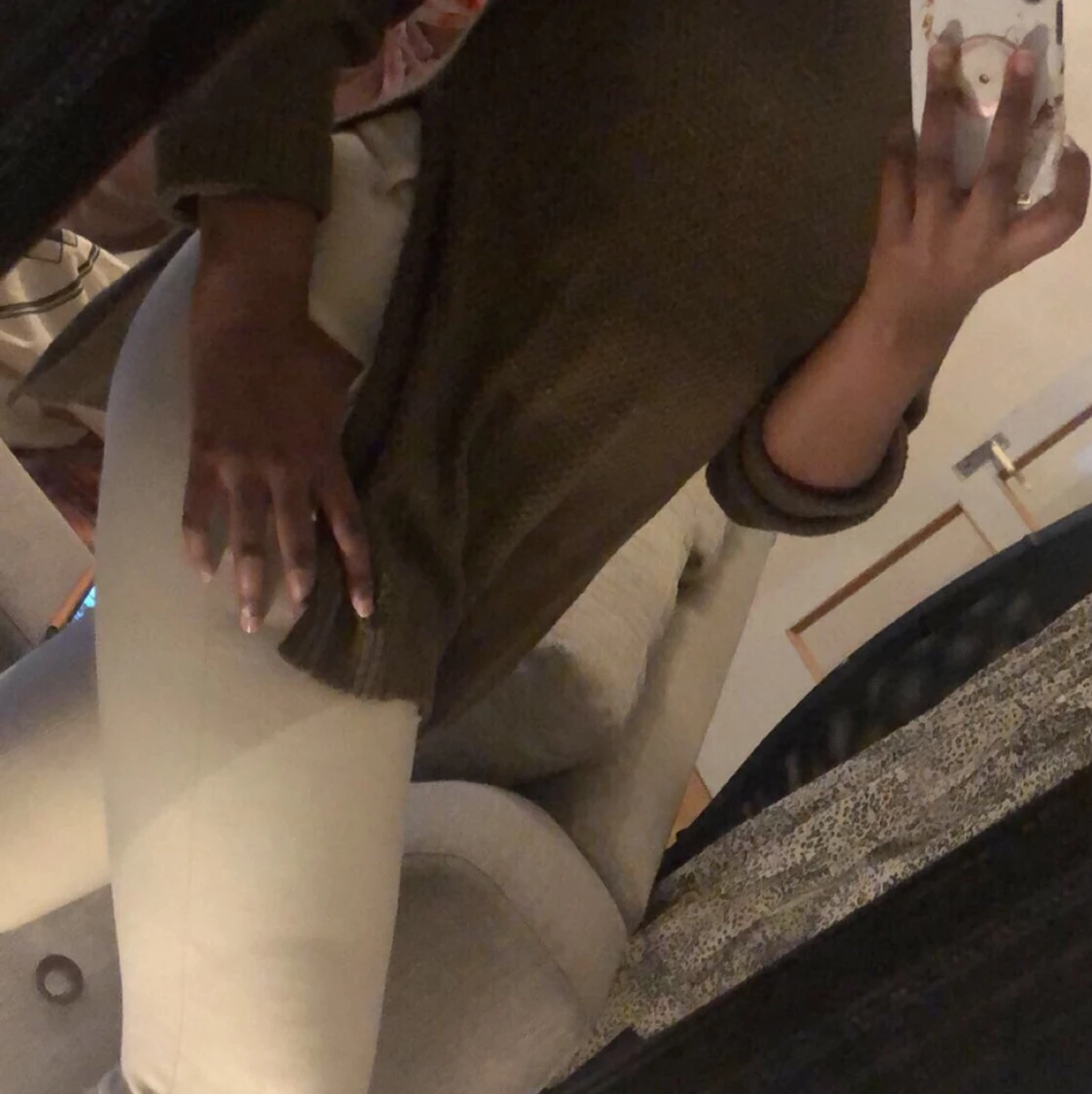 Brun lång tröja med slits i sidorna - 90