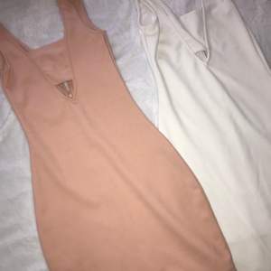 Se tidigare inlägg för info om klänningarna‼️ säljer båda för 160 (eller en för 99)