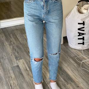 jeans från junkyard aldrig använda endast testade, storlek 24 som en xxs/xs | jag är 165 och dom passar bra i längden på mig | 100kr +frakt 