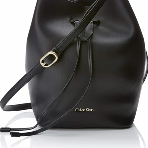 Calvin Klein Väska - Slightly used, only a few marks (See photo) 