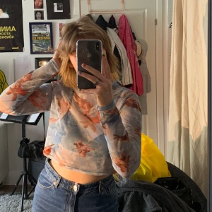 See through tröja - Såå söt see-throught ängeltröja, köparen står för frakten<3