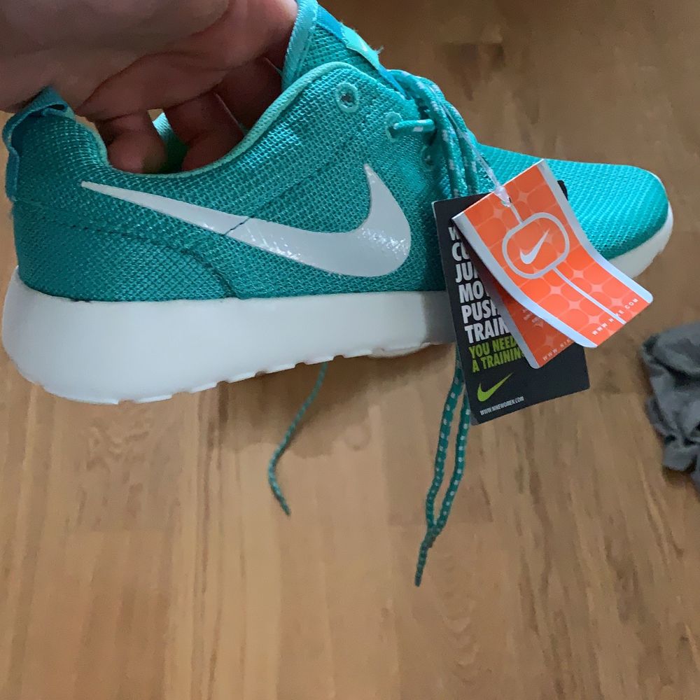 Nike skor (oanvända) storlek 38 | Plick Second Hand