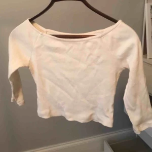  - Fint skick! Passar xxs-s beroende på hur man vill den ska sitta💞 Köparen står för frakten🚙