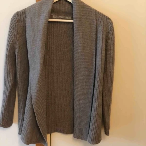  - 🍂 Zara kofta S  🍂 Fint skick 45 kr