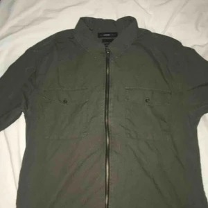  - Skitsnygg billig overshirt från selected h+mme Använd 1 gång för foto  Nypris är 600kr