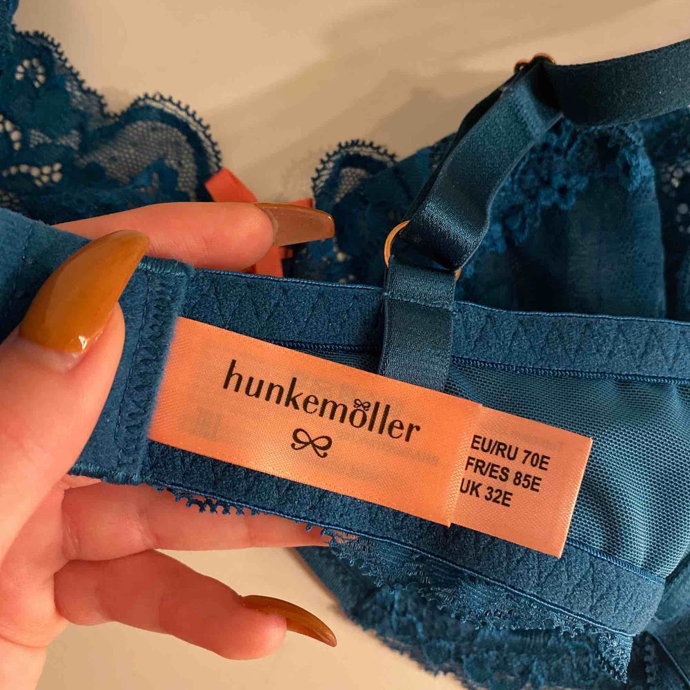Helt oanvänd spets bh från hunkemöller. Finns fler liknande uppe också . Övrigt.