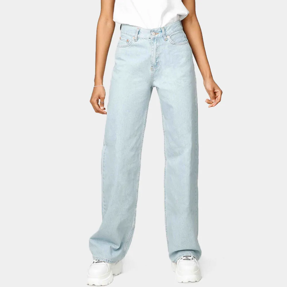 (SÖKER) Söker dessa jeans från Junkyard, i storlek 36/S. Skriv gärna om du har dessa eller några liknande till salu! 💛. Jeans & Byxor.