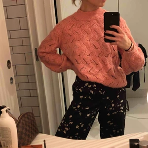  - En super fin stockad tröja från SOAKED. Köpt på Åhléns i Stockholm för 500kr. Säljer då jag inte använder!😍