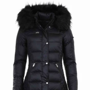  - En mid-beam rockandblue jacka jag bara använt en gång men haft i typ 1 år. Väldigt tight. Köpte den för 3250kr. Går att mötas upp i Örebro