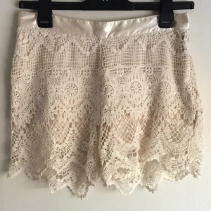  - Snygga virkade shorts från JC.
