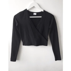  - Från Gina Tricot. Aldrig använd. 