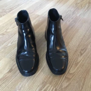  - Acne Dally boots.
Storlek 37. Använda 2 gånger. Mycket fint skick.
