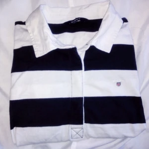  - Långärmad tröja ifrån Gant, jätte fint skick!