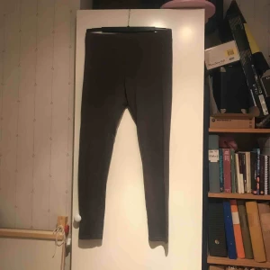  - Sköna pyjamasbyxor från H&M i storlek M. Endast testade.