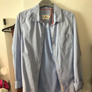  - Holly and white skjorta, knappt använd så fint skick 