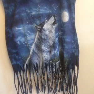 Ursprungligen en t-shirt jag tog mig friheten att klippa lite i.  - Ursprungligen en t-shirt jag tog mig friheten att klippa lite i. 