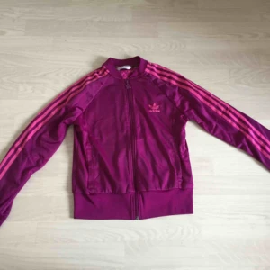  - Adidas tröja