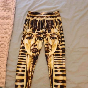  - Ascoola leggings från Serpent Urban Clothing. Aldrig använda. Nypris 350kr