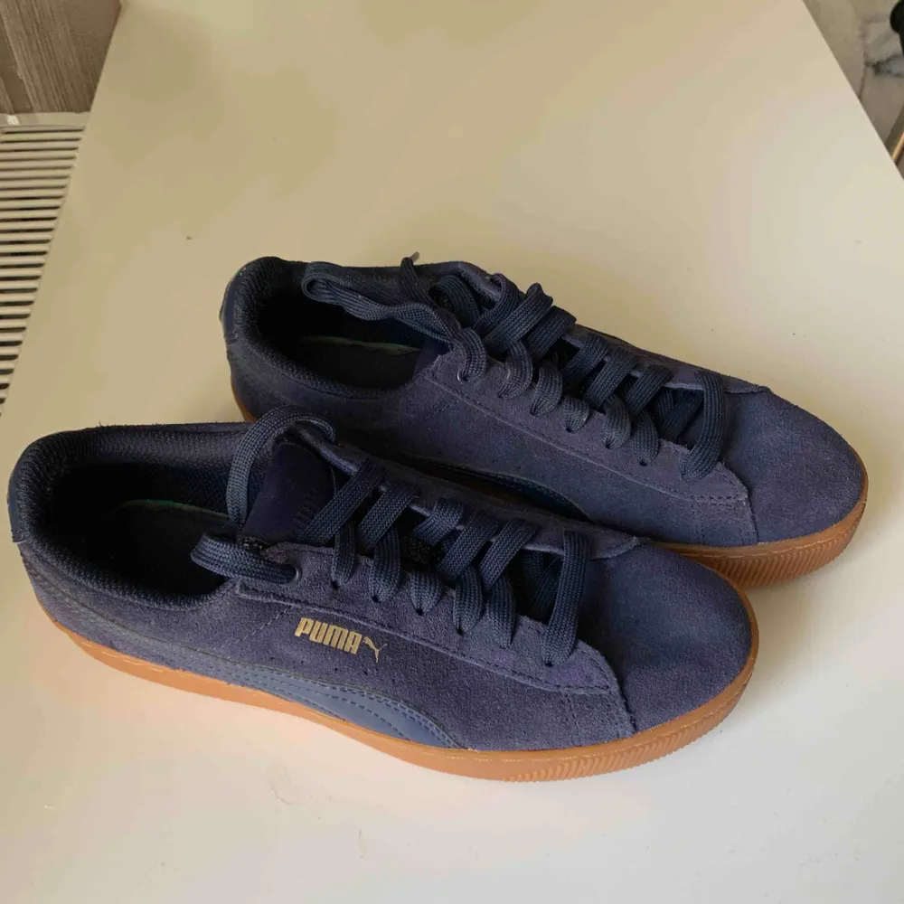 Puma sneakers, worn once. Blue colour. Size 39. Skor.