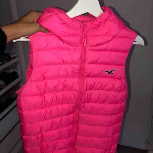  - En rosa hollister bäst i fint skick