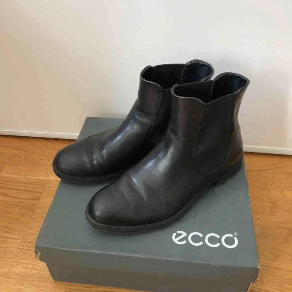 Leather Black Chelsea  Ecco Feet 26 sm Wool insole, warm and  very comfortable fall-winter boots. Good condition!. Skor.