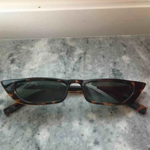  - Solglasögon från FashionNova 