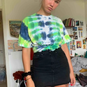  - T-shirt från beyond retro, batik 