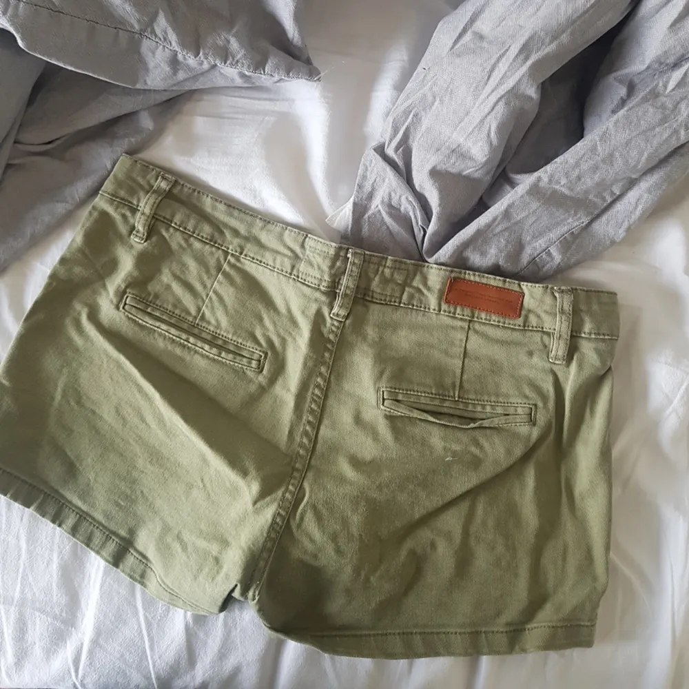 Fint skick från H&M  Storlek 40. Shorts.