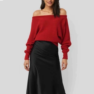  - Stickad tröja. Köptes för 300 