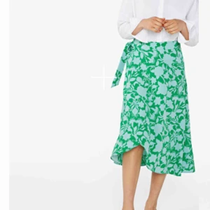  - Kjol från Monki, storlek 38. Fri frakt!