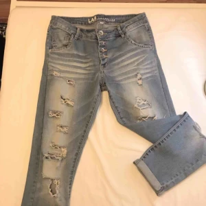  - Boyfriend-jeans köpta på Kappahl! Frakt tillkommer💌