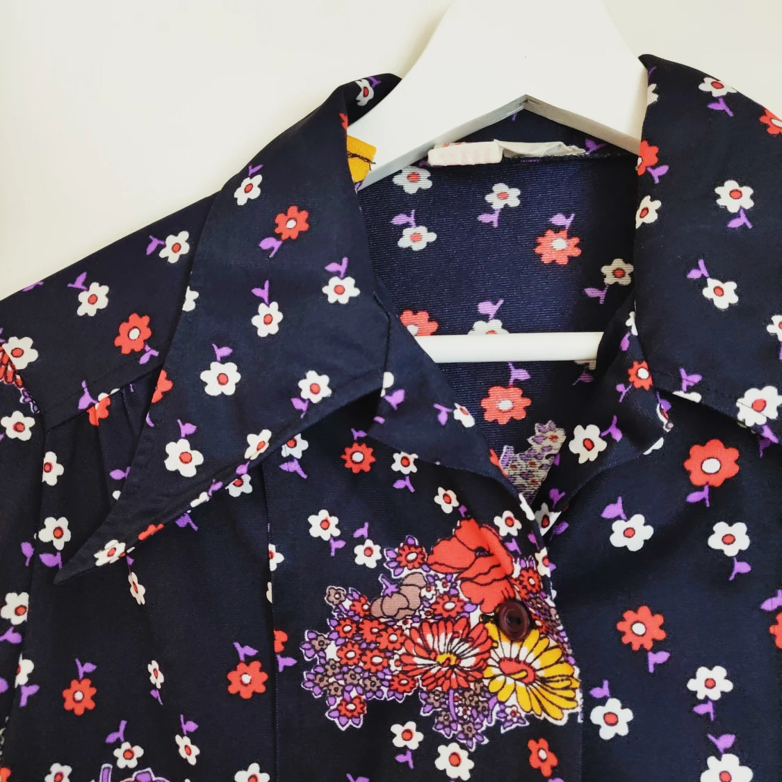 Retro skjorta med blommor - 90