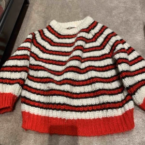  - Från Zara. Jätte fin köpt för 149 kr. Säljer pga börjar bli för liten