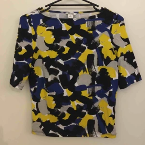  - Mönstrad tröja från Monki! 