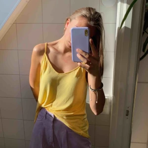  - FRAKT INGÅR! Härlig gul färg! Säljer då det inte kommit till användning trots att jag tycker om det väldigt mycket!😝😝