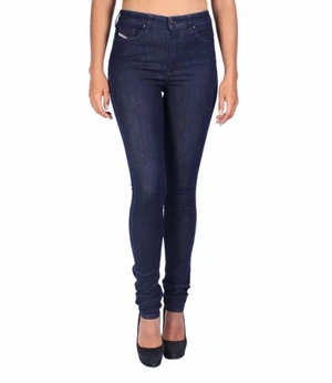 Diesel jeans mörkblå 24/32 - Sparsamt använda.  Nypris 600 kr Mörkblå med vitt innetyg.  W24 L32.  Super Slim-Skinny.  Regular waist.  Stretch.  88% bomull 9% polyester 3% elastan.  Mer bilder skickas om så önskas. Köparen står för frakten, fraktförslag mottages gärna. Samfraktar.