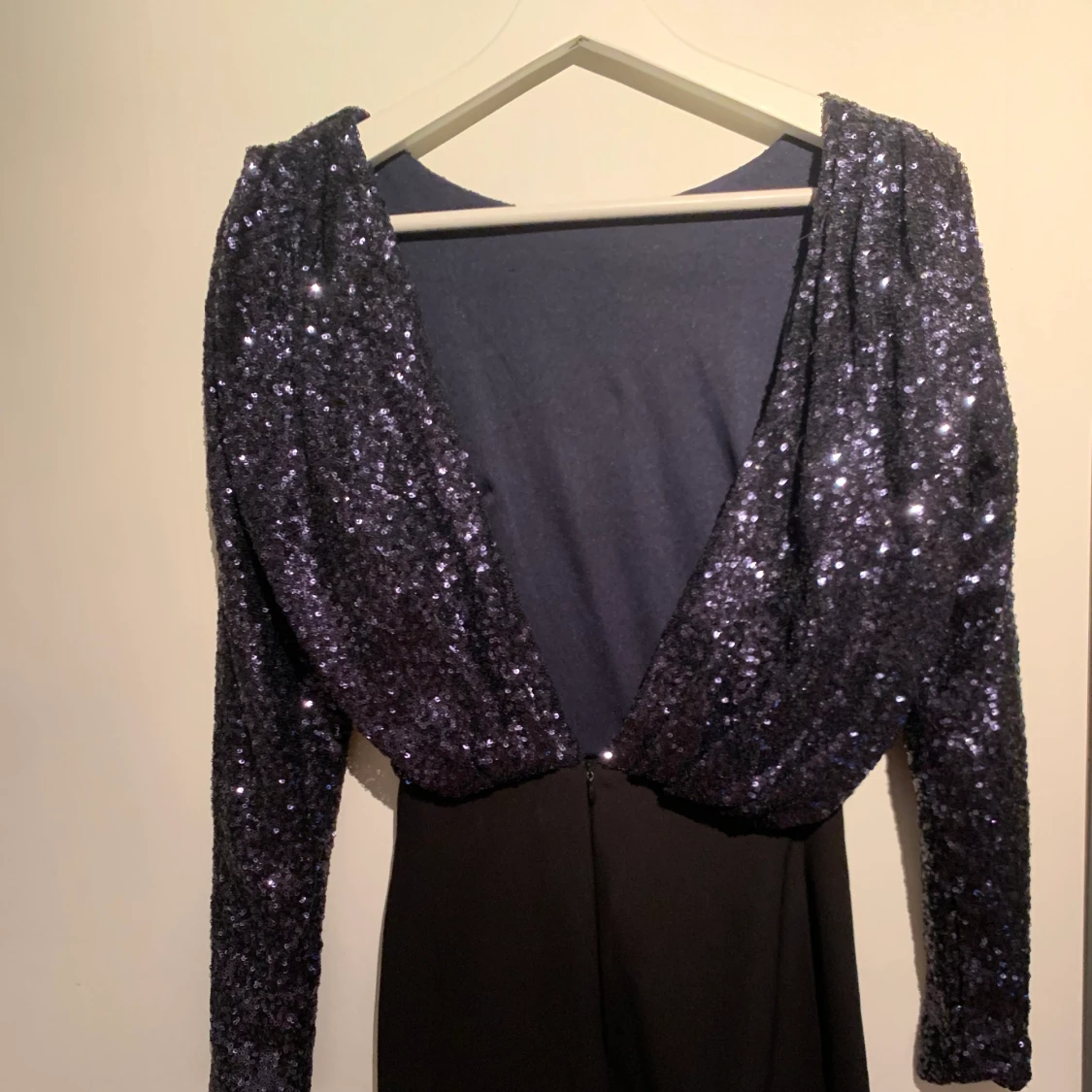 Marinblå Festklänning i storlek s/36 - 91