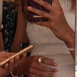 &otherstories ring - Säljer en jätte fin från &otherstories! Så sjukt cool och super snygg! Man blir inte grön och den rostar inte!