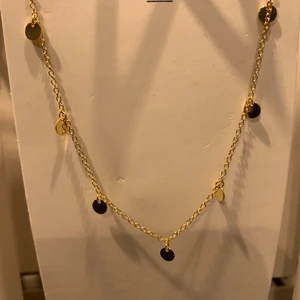 Guld smycken!  - Hej!! Söker rostfria guld smycken för bra pris!! Skriv gärna till mig privat om ni har!! 