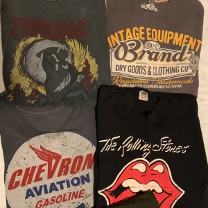 T-shirt packet! - 5st mer vintage/grunge-tryck. Alla är i ungf. Storlekar S-M. Alla säljs ihop! Betalning sker via swish och köparen står för ev frakt!