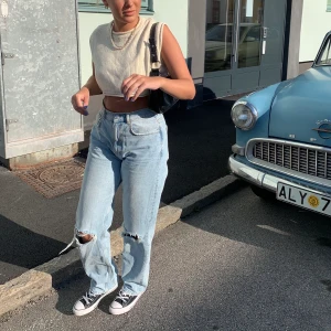 Croppad väst - Croppad beige väst från Zara, använd 2 gånger💘 