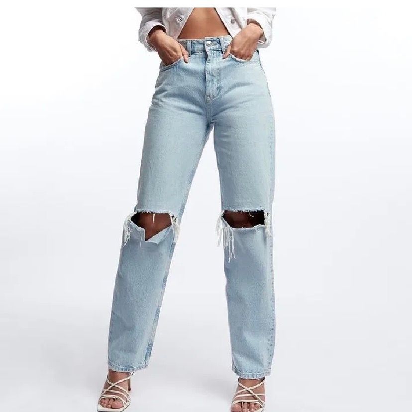 Säljer dessa populära byxorna från Gina, storlek 36. . Jeans & Byxor.