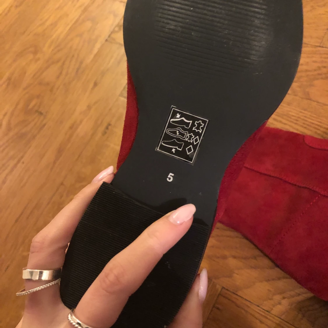 Röda oanvända mockaskor  - 90