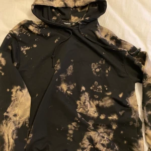 Tie dye hoodie  - Cool tie dye hoodie från Boohoo som är sparsamt använd