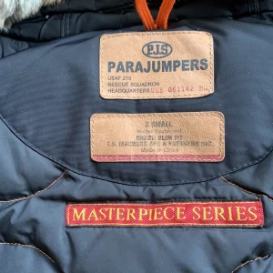 Vinterjacka parajumper - Äkta paralympier köpt på Nk i Stockholm, sparsamt använd, storlek xs men passar verkligen s och kanske till och med medium 