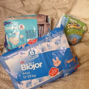 Libero, ica blöjor - halva förpackningen, 3 st simsimulator stl 4